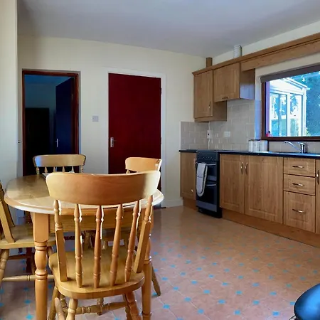 Lily's - 3 Bedroom Country With Large Garden Casa vacanze